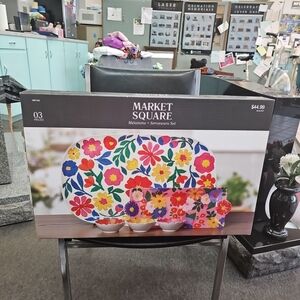 NIB Market Square Melamine Serveware Set 3 Pieces Bright Floral Theme Trays